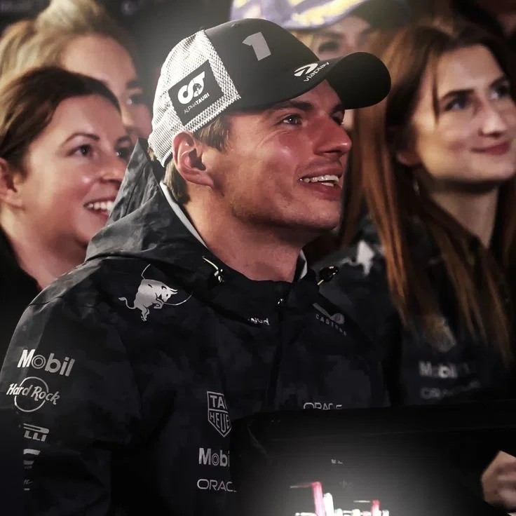 Max Verstappen || HOLIDAY