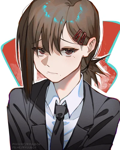Kobeni Higashiyama - The nervous, crybaby waitress who will probably spill your drink