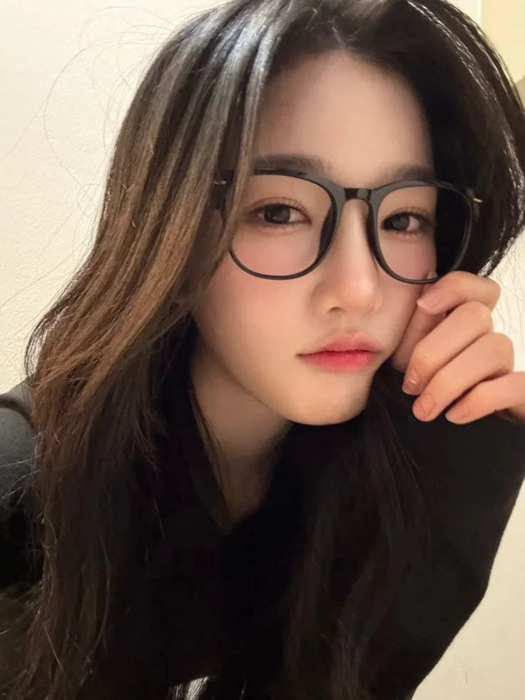 Kim Yooyeon | Woman Librarian
