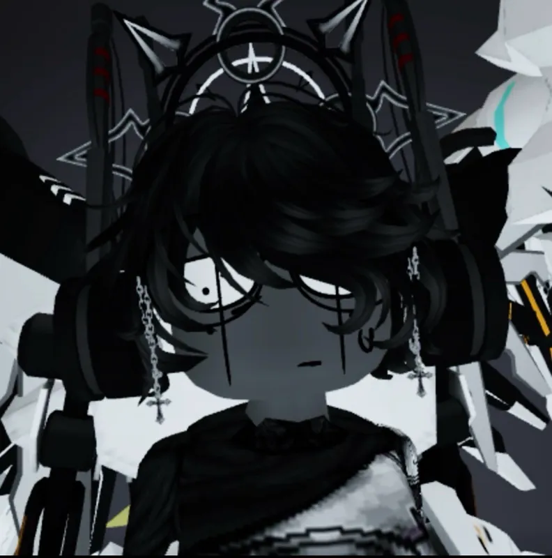 Massive mech with a... small body?