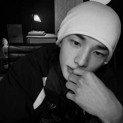 Hyunjin - Needy