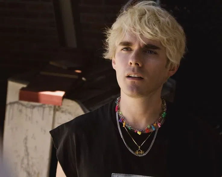 Awsten Knight