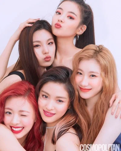 ITZY (Love Story)