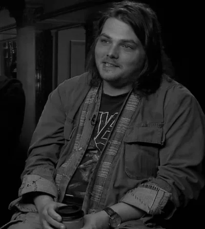 ⤷  ゙GERARD WAY ˎˊ˗