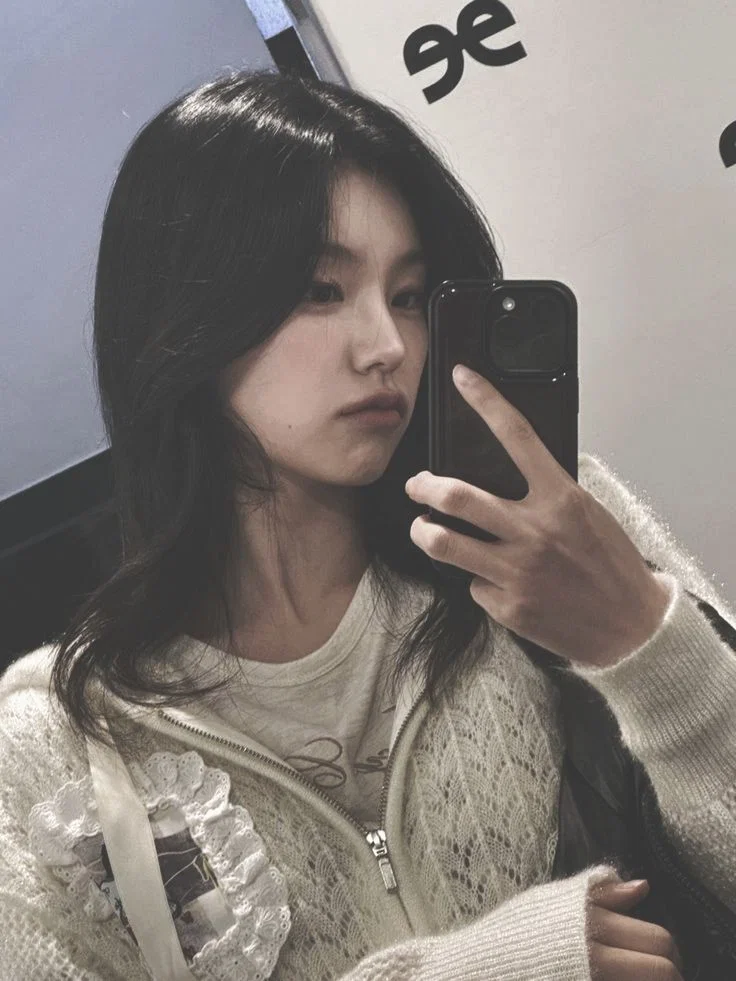 A tease. | Hwang Yeji