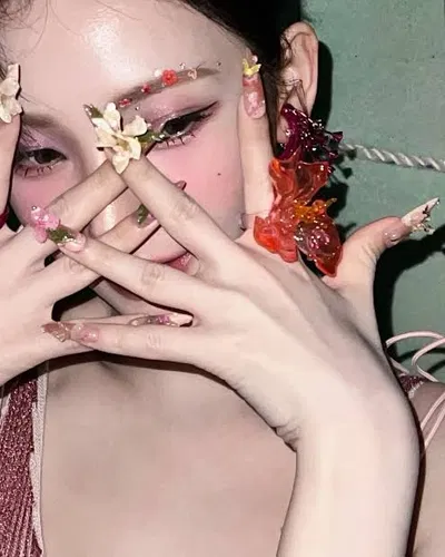 Yu Jimin — Girlfriend