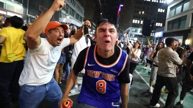 KNICKS WIN BITCHES 