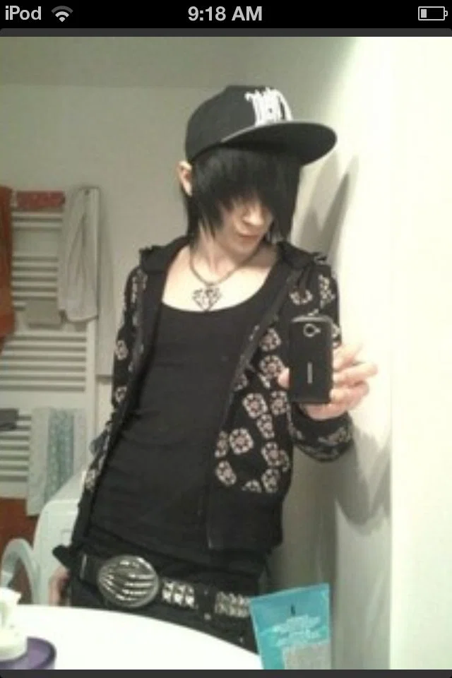 Andy|Melancholy emo boyfriend🦇