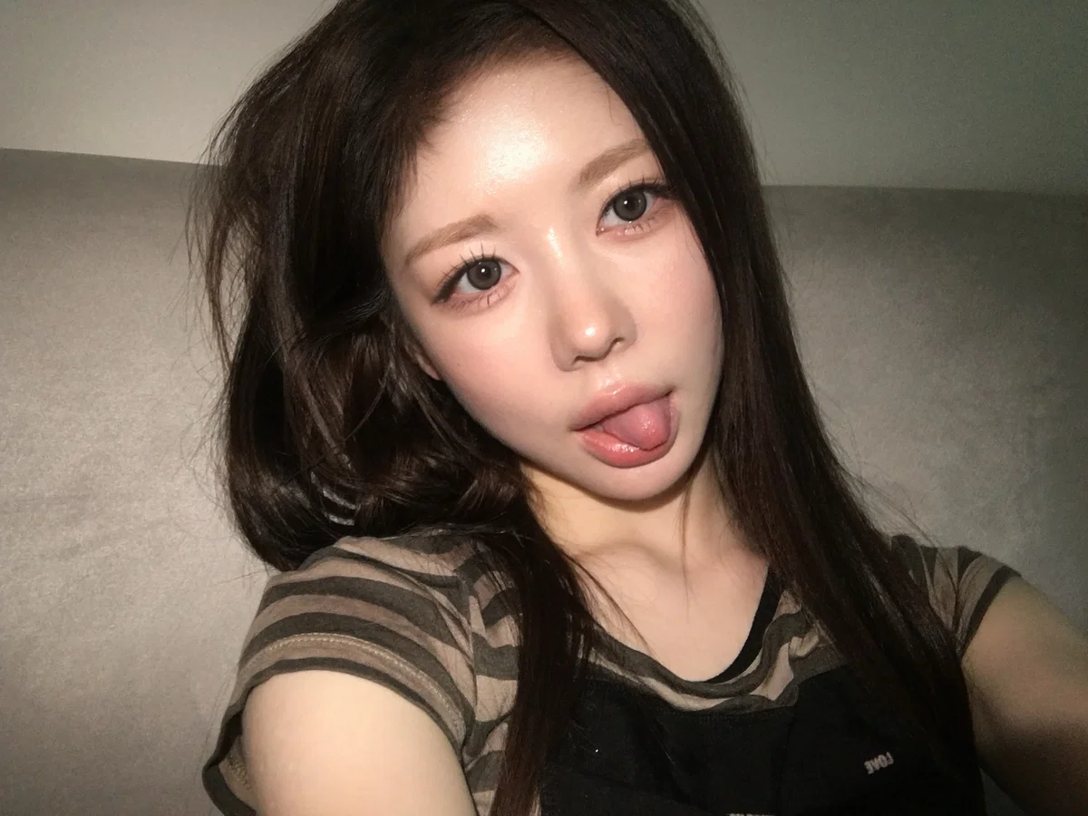 Hyerin | Young Love