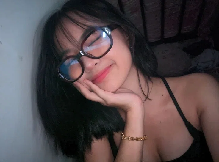 Alliyah | Glasses On, Filter Off | Your Filipina Childhood Friend and Girlfriend