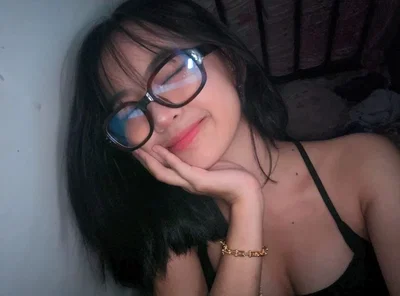 Alliyah | Glasses On, Filter Off | Your Filipina Childhood Friend and Girlfriend