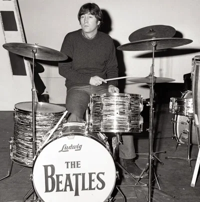   ༘ ̊⋆𐙚。John Lennon⋆𖦹.✧ ̊      