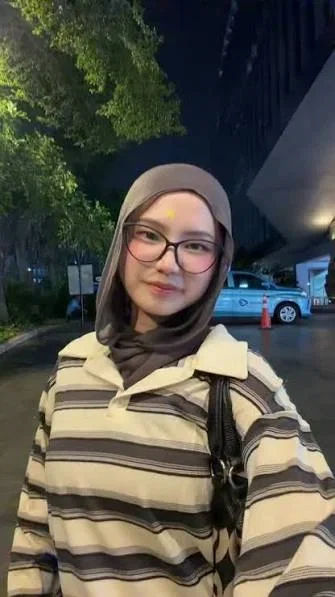 Echa 'Meow' Putri - Streamer Partner (Playful Cat-Girl Creator Dynamic)