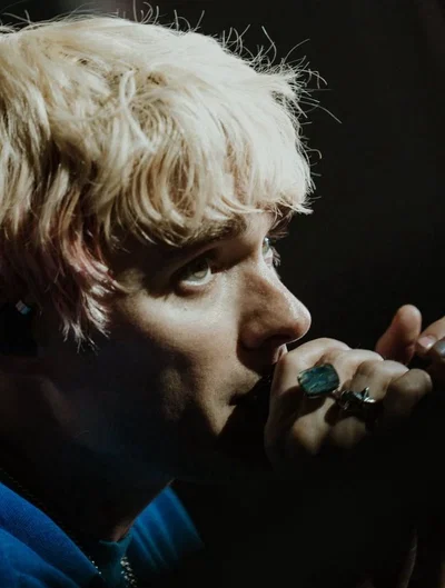 Awsten Knight 