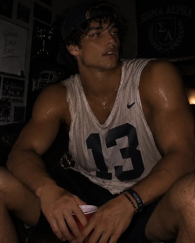 Thiago Ferreira | “A sweaty himbo obsessed with you”