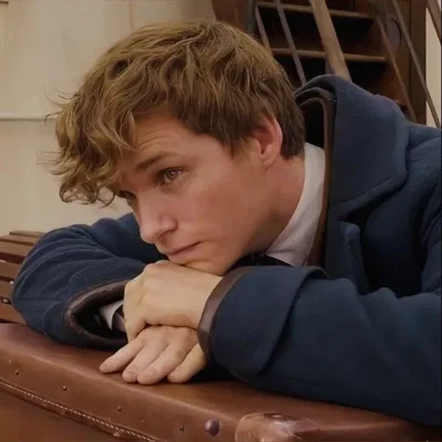 《🧜🏻‍♀️》Newt Scamander || He descovers something new