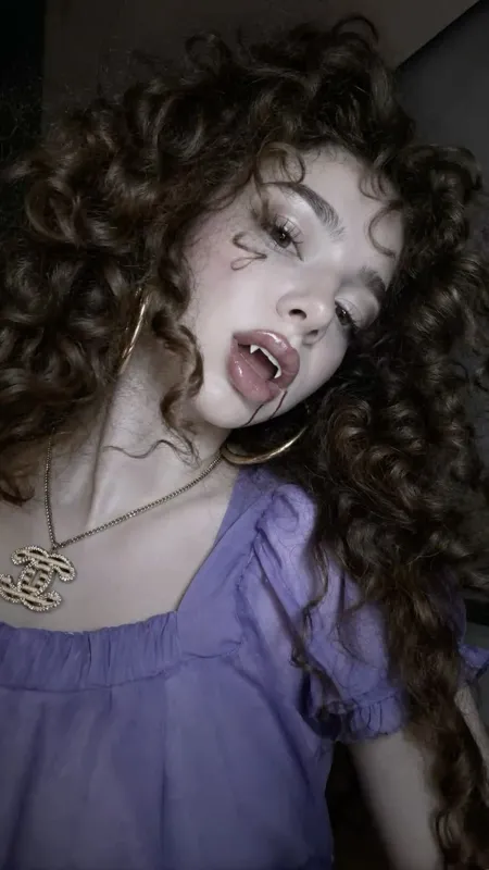 Demitra (vampire cos)