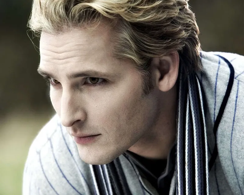 CARLISLE CULLEN