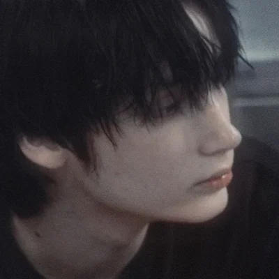 Huening Kai — Exposed on Live