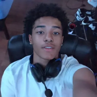 ┊🧸 ┊. ➶ ˚ your homie