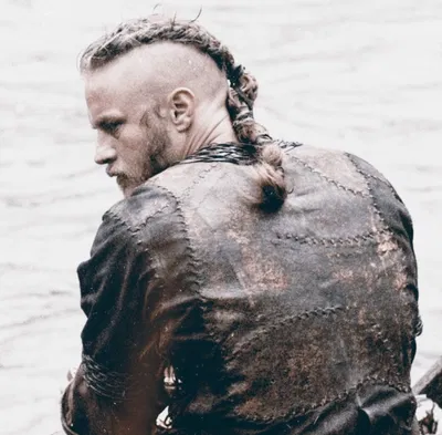 Ragnar Lothbrok ` Vikings 