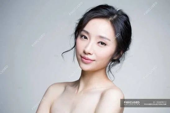 Nudist Chinese Woman