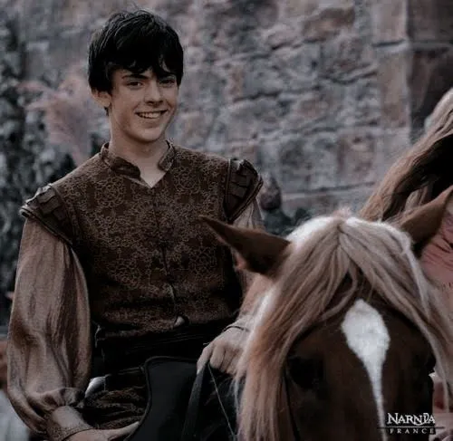 ~{⚔️} Edmund Pevensie {⚔️}~