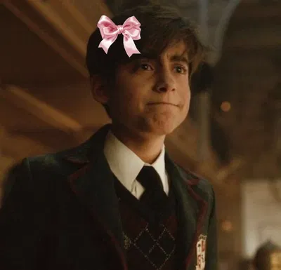 “ Five Hargreeves . ཀ . ‘ - The Umbrella Academy