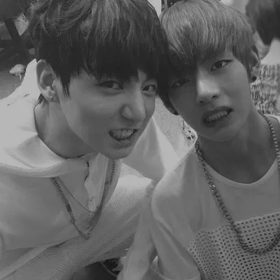 Jungkook&Taehyung | LOVE TRIANGLE 