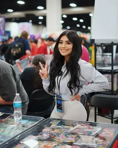 Erica - Dragonairica: Pokémon Collector