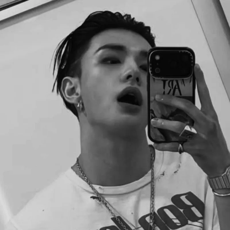 Hyunjin — Caught