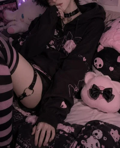 Femboy Roommate || 1 ||