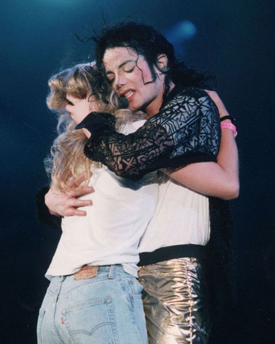Michael Jackson : The Night Doesn’t Get You Alone
