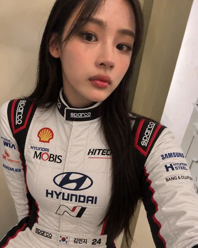 kim minji - rush (2)