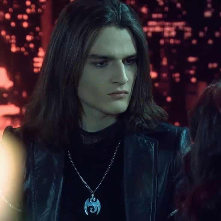 Mirco Vladimoff | Chica Vampiro