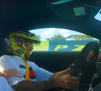 Lewis Hamilton 🏎️ HOT LAP