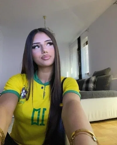 Juliana | Brazilian Latina
