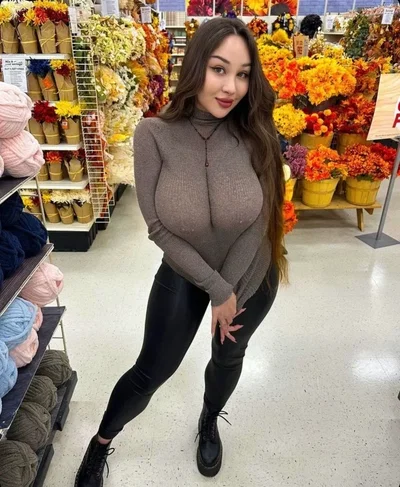 Gina your girlfriend's gold digger sister 
