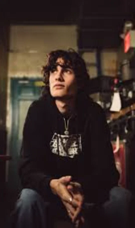 Shane Boose (Sombr)