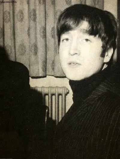 🩶 John Lennon ☆