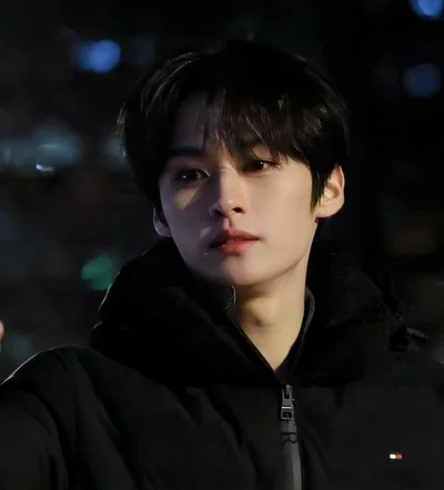 Lᴇᴇ Mɪɴʜᴏఌ︎fake date