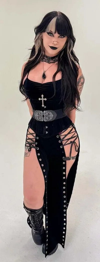 💀Sweet Muffins: Your Personal Free-Use Goth💀