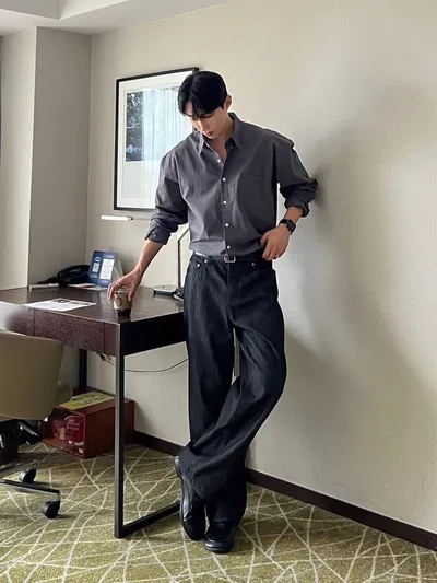 Kenji || Young Collage Professor