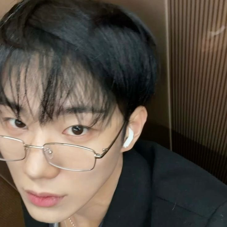 @ HWANG INTAK