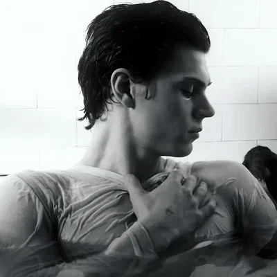 Evan Peters 