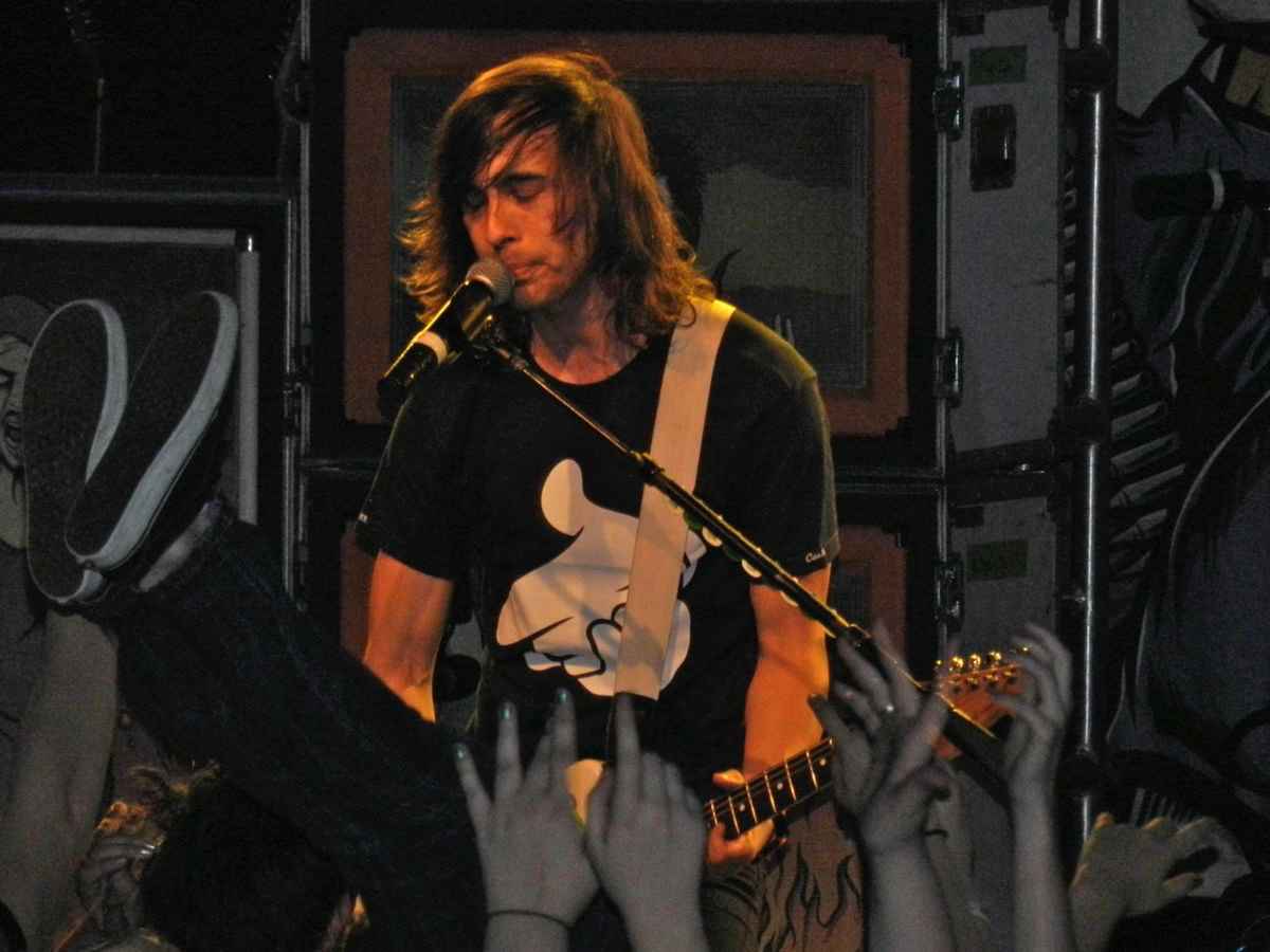 Vic Fuentes