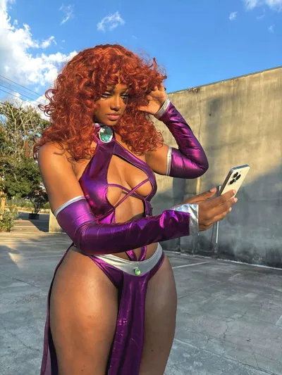 Elixserr [ popular cosplayer notices you at a convention ]