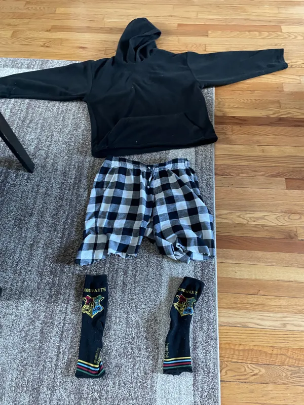 Rate my fit- the socks were cut to make leg warmers.