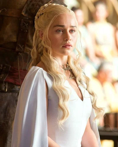 Daenerys Targaryen | SUNBORNS