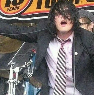  . ⟢ GERARD ꕀ CREEP AU   ̆